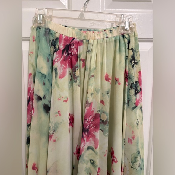 Chicwish Floral Maxi Skirt - Picture 2 of 5